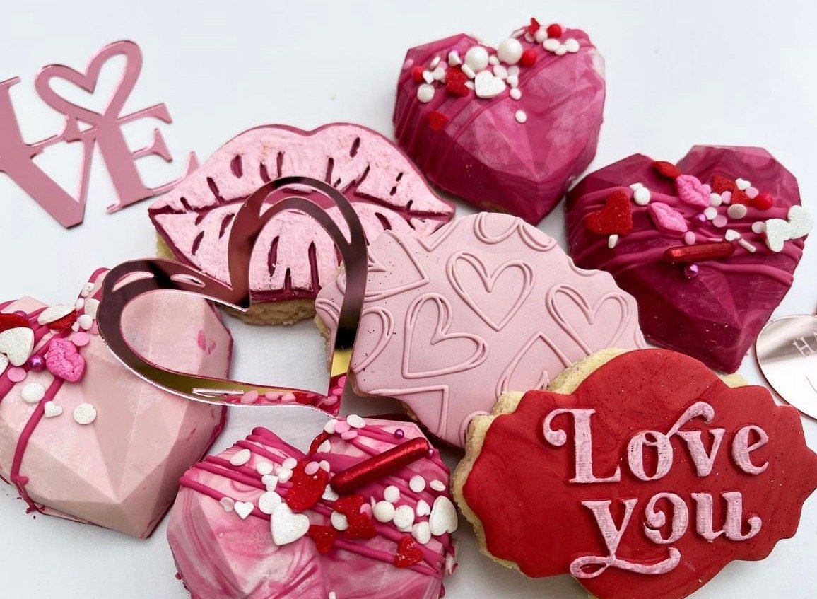 Acrylic Heart Border - Image 4