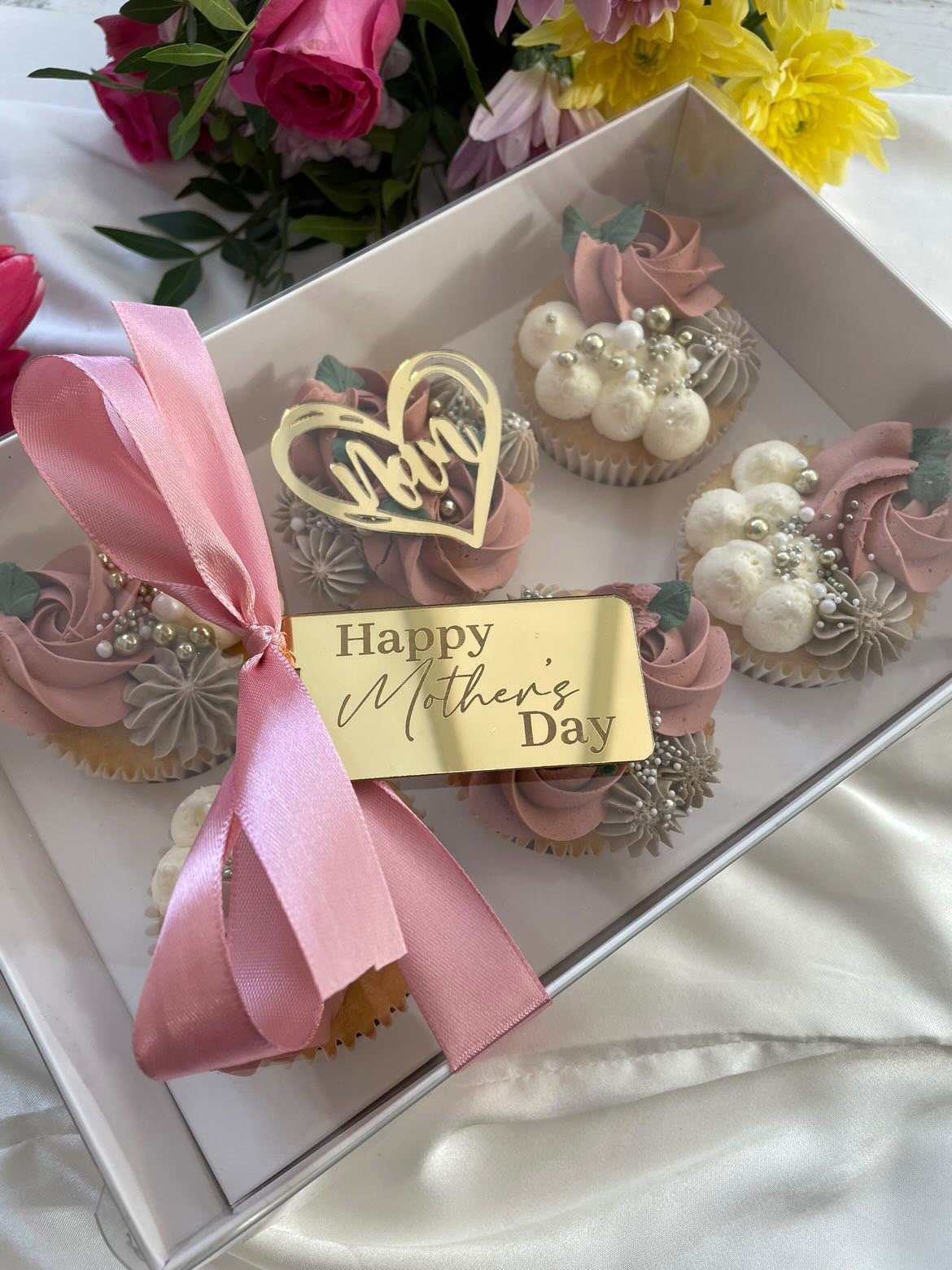 Acrylic Mum or Nan in Heart Border - Image 3