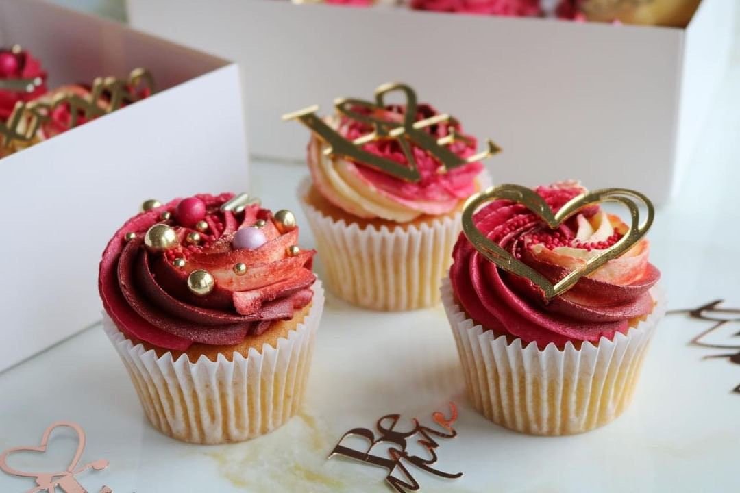 Acrylic Heart Border - Image 3