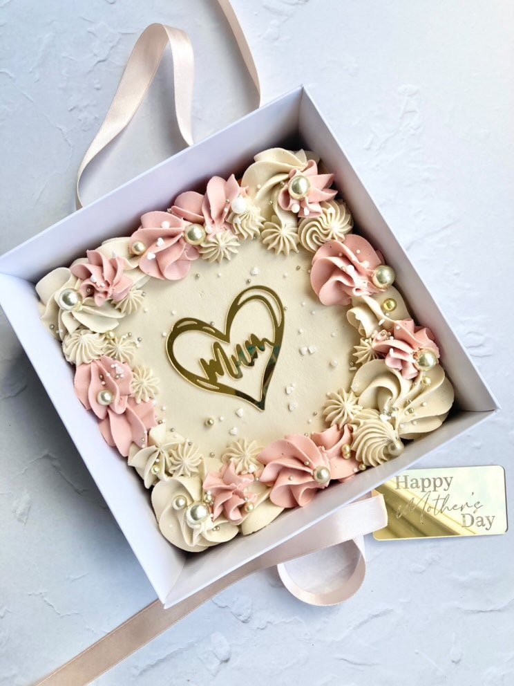 Acrylic Mum or Nan in Heart Border - Image 4