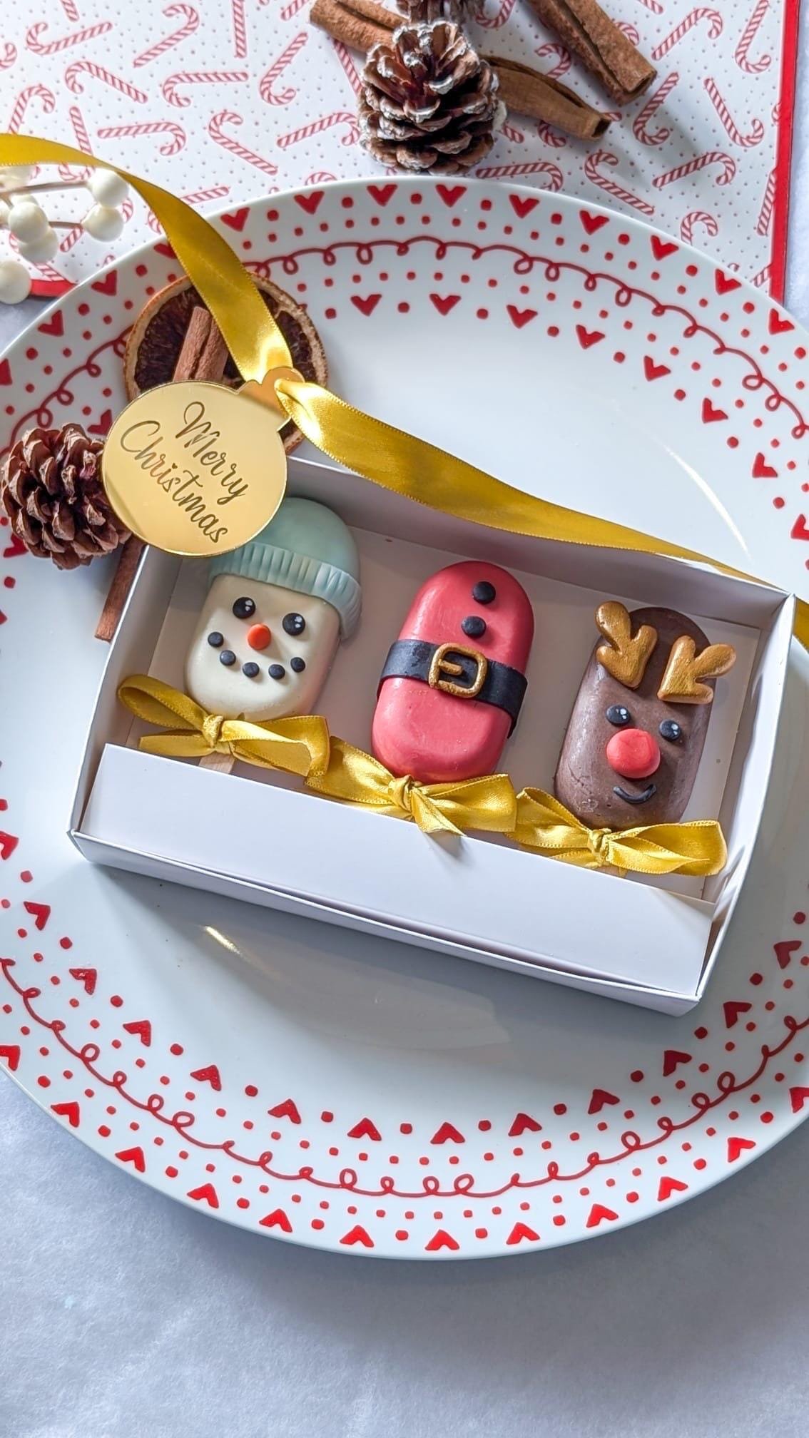 Merry Christmas Acrylic Bauble - Image 3