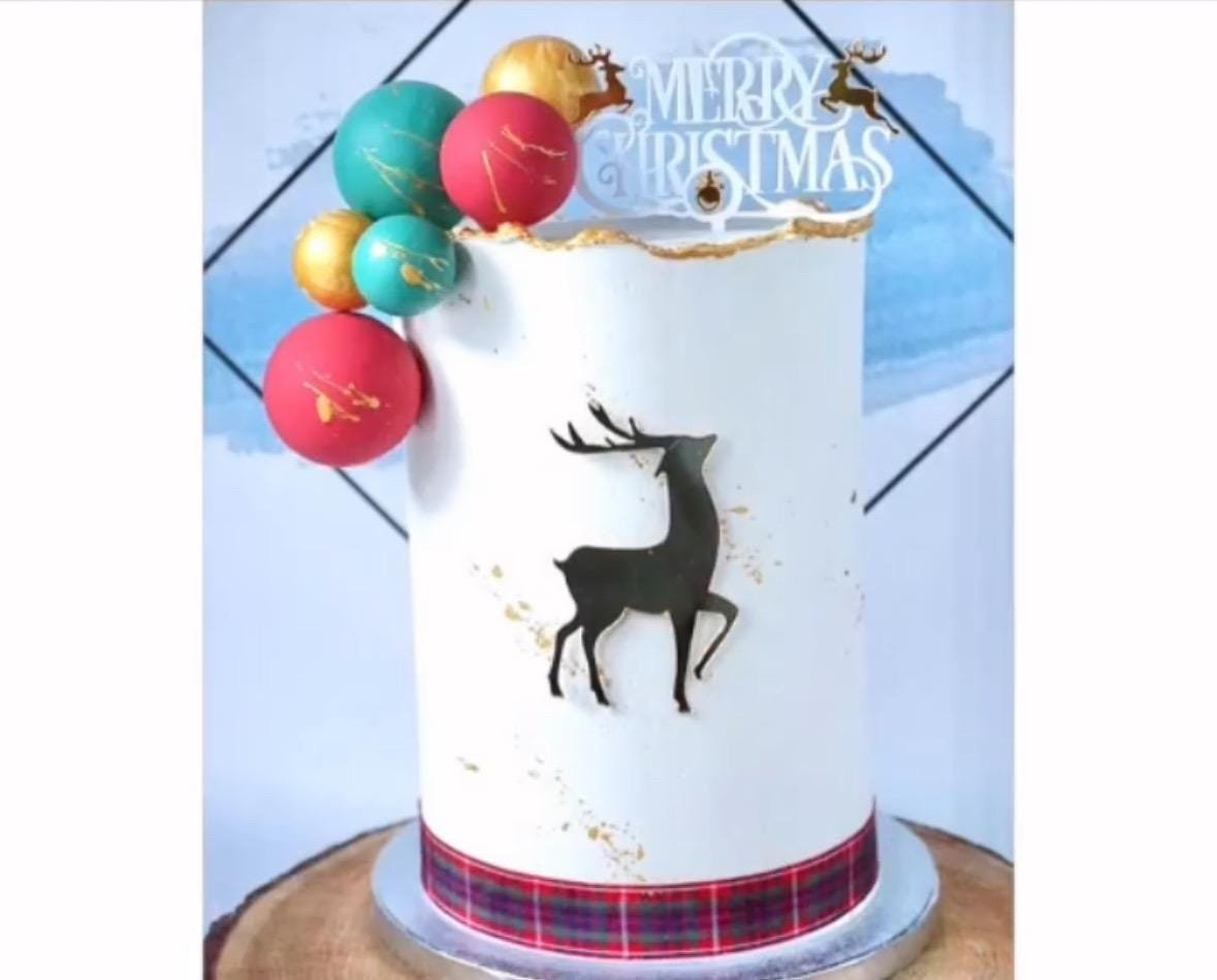 Acrylic Reindeer Stag Charm - Image 2